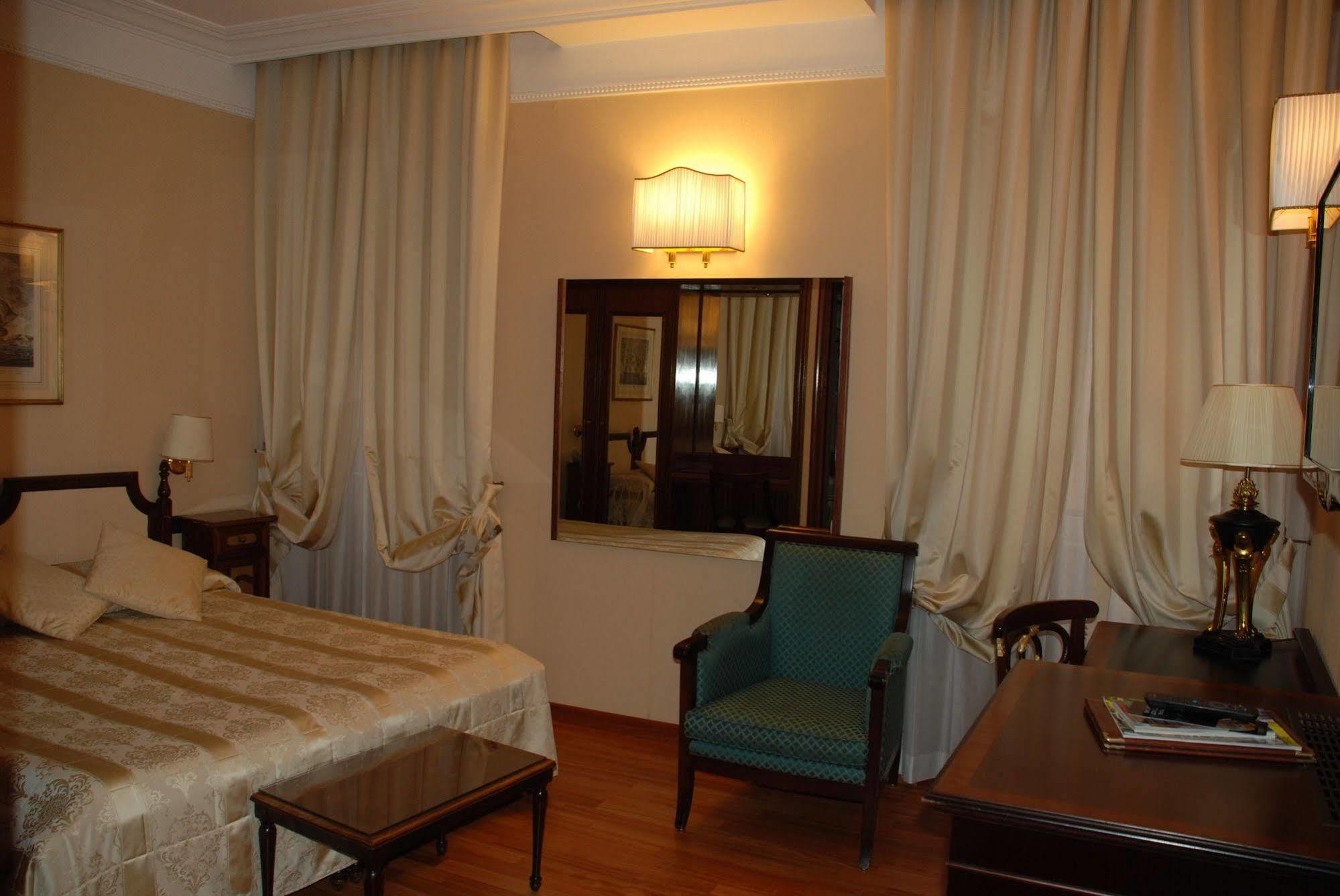 Hotel Cecil Rome Luaran gambar